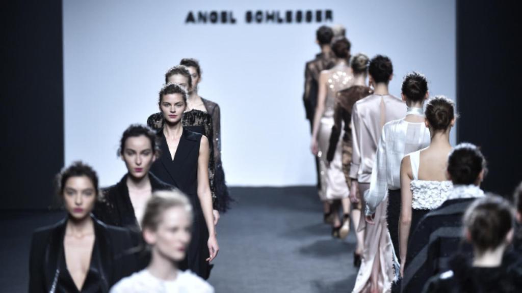 Desfile Ángel Schlesser FW17 en MBFWM. / Foto: GTRES