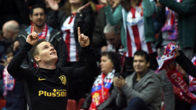 Gameiro celebra su gol ante el Sporting.