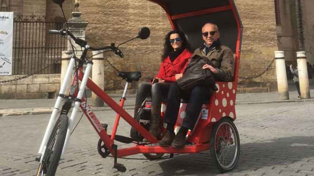 Uno de los triciclos que pueden verse por Sevilla.