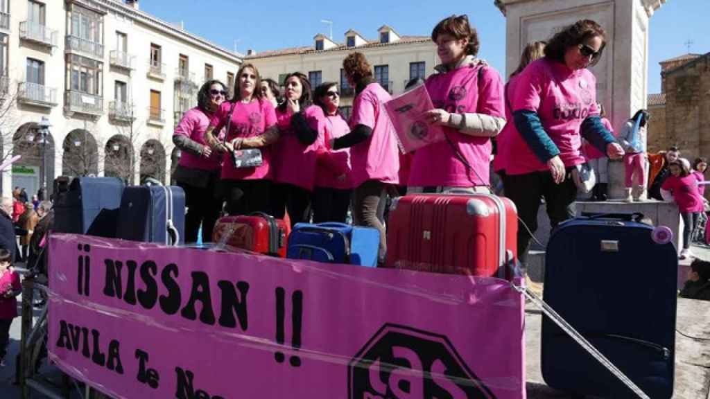 Avila-Manifestacion-mujeres-nissan