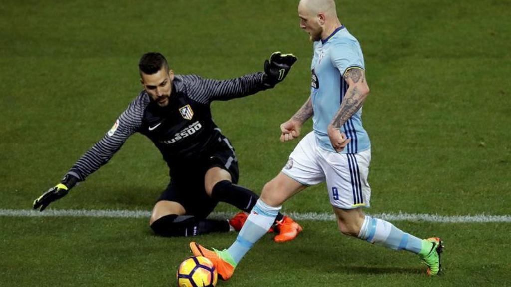 Moyá, durante el partido contra el Celta.