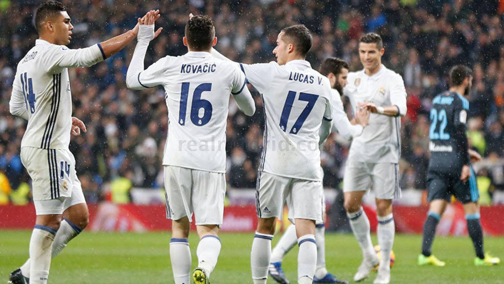 Mateo Kovacic, Lucas Vázquez y Casemiro celebran un gol
