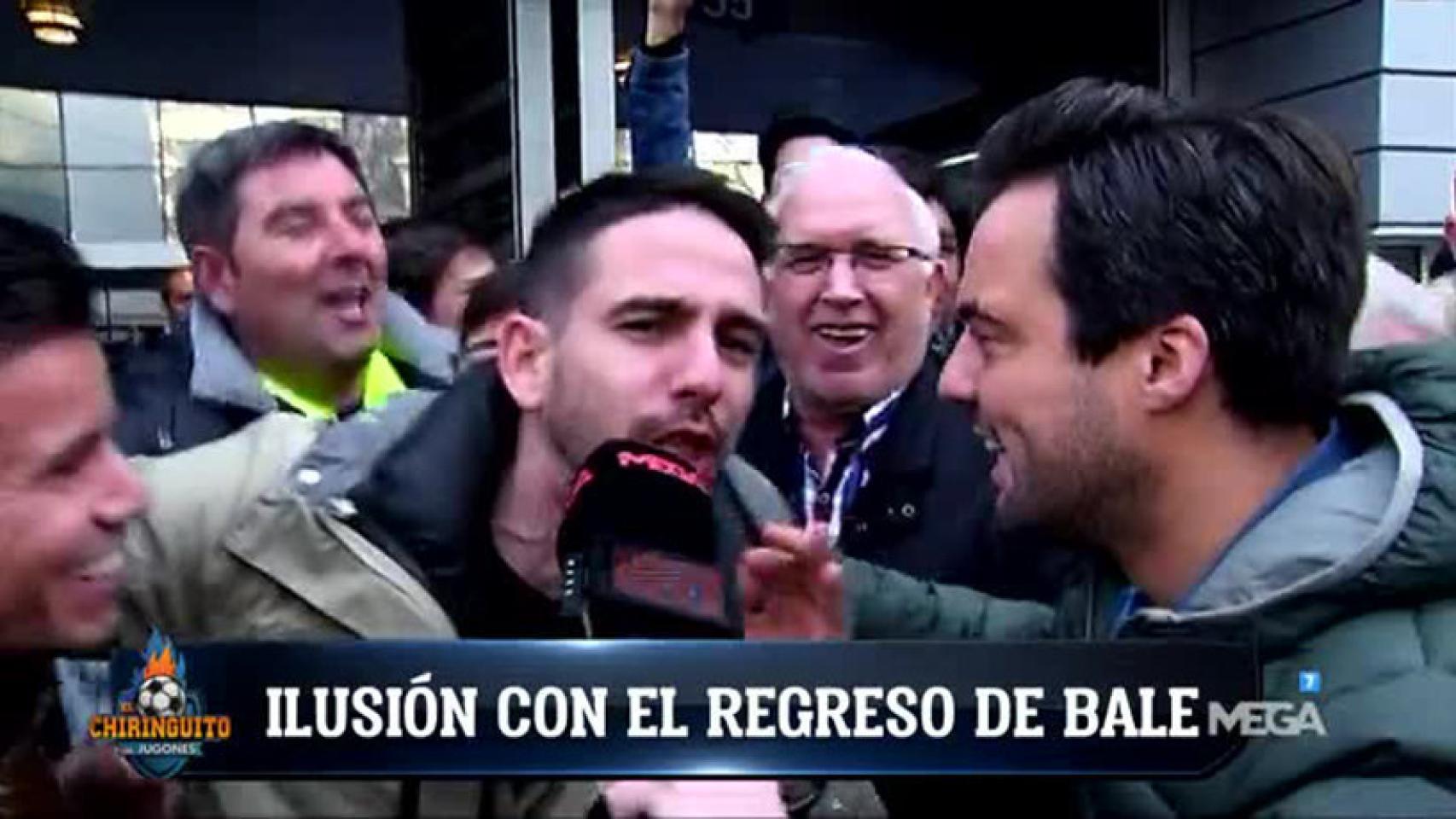 Los aficionados del Madrid celebran la vuelta de Bale. Foto: Twitter (@elchiringuitotv)