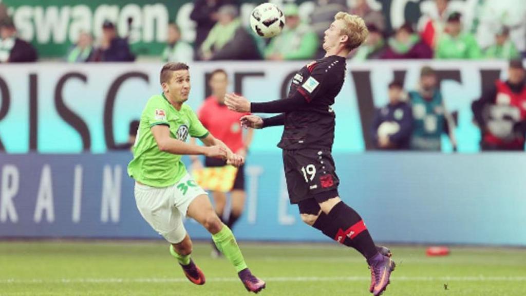 Julian Brandt controlado un balón. Foto: Instagram (@julianbrandt19)