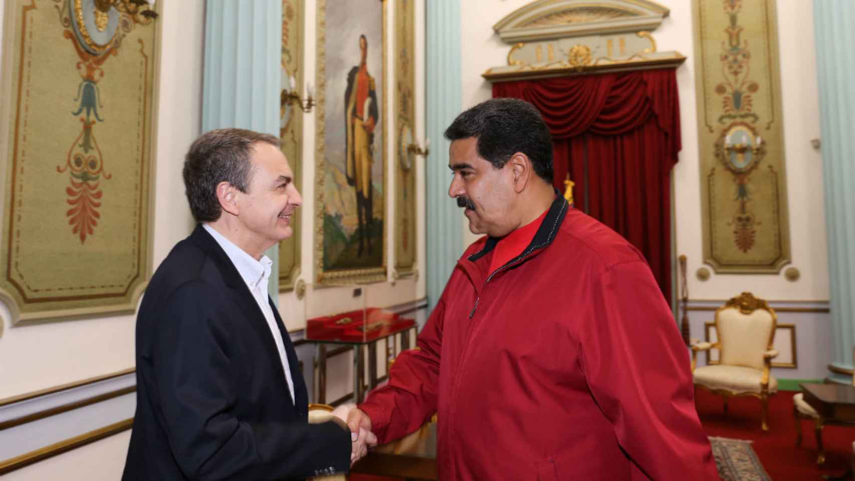 Zapatero saluda a Nicolás Maduro en el Palacio de Miraflores.