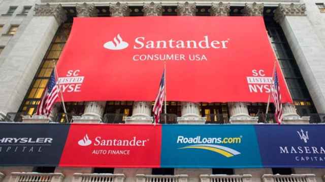 Pancarta de Santander Consumer USA el día de su estreno en Wall Street.