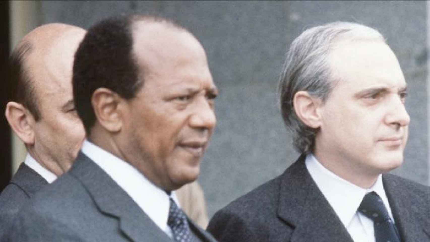 El embajador Terence Todman y el ministro de Exteriores español, José Pedro Pérez Llorca en 1981.