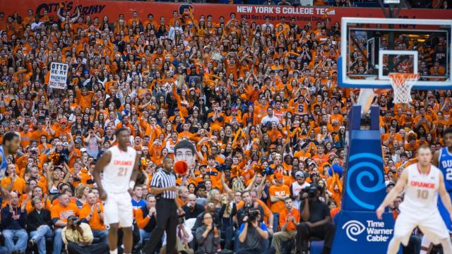 La grada del Carrier Dome, a reventar durante un Syracuse-Duke.