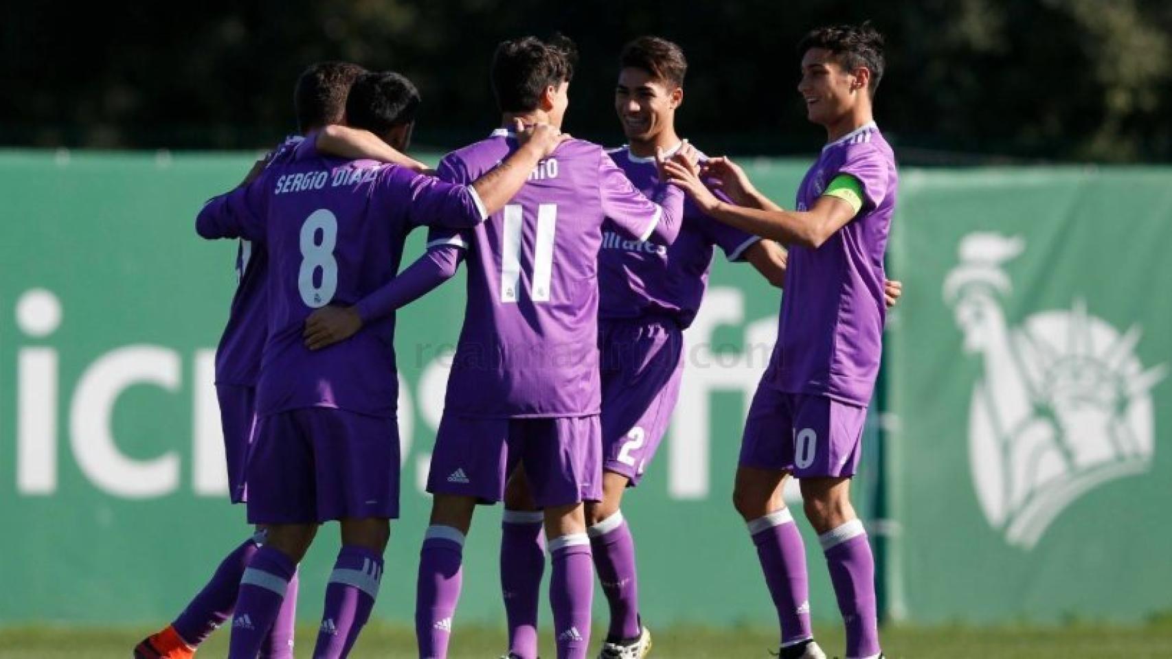 El Juvenil A celebra un gol