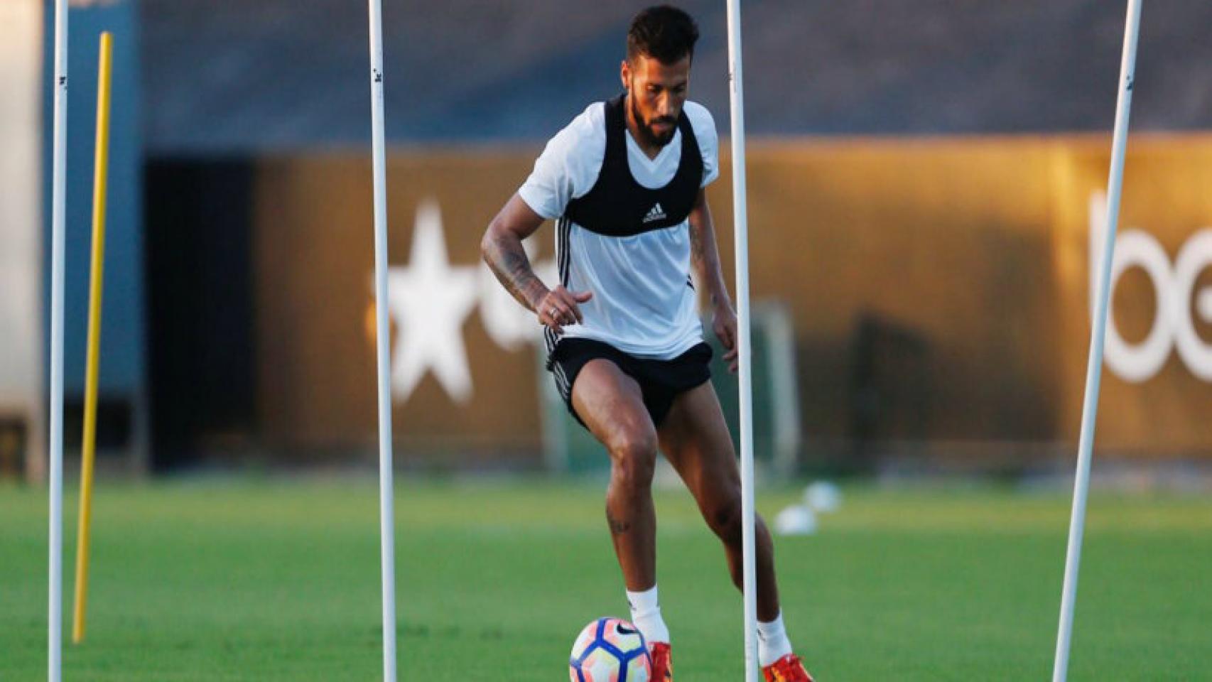 Garay entrenando. Foto: @Garay_24