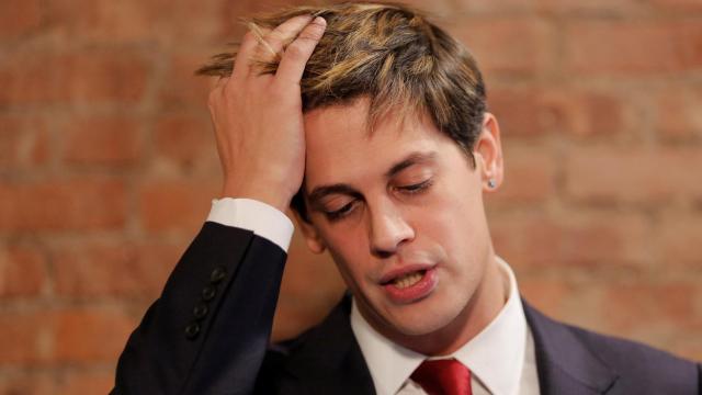 Milo Yiannopoulos, durante la rueda de prensa donde ha anunciado su dimisión.