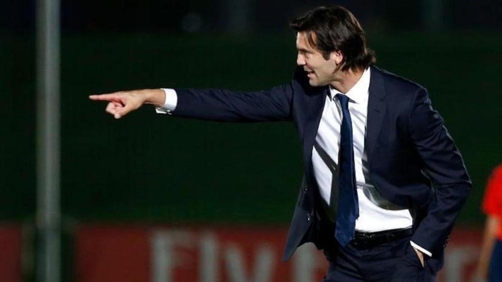 Solari dirigiendo al Castilla