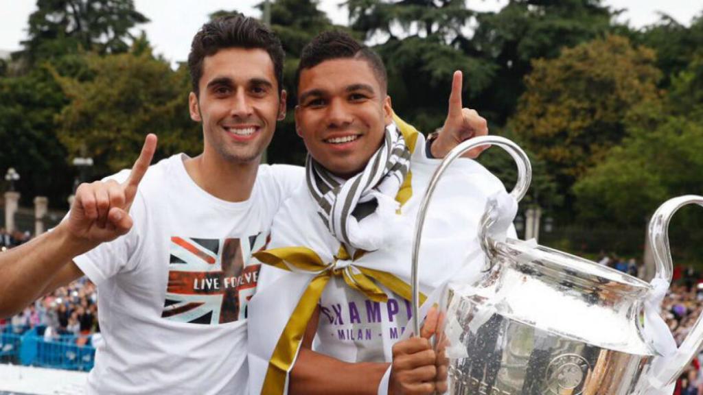 Arbeloa y Casemiro con la Undécima   Foto: Twitter (@aarbeloa17)