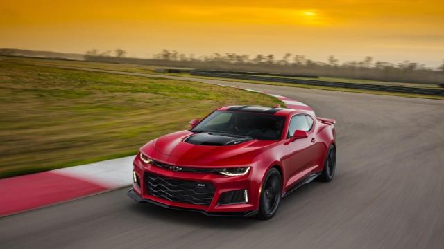 El Chevrolet Camaro ZL1 está a la altura de los superdeportivos europeos