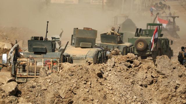 Fuerzas de seguridad iraquíes avanzan en Mosul.