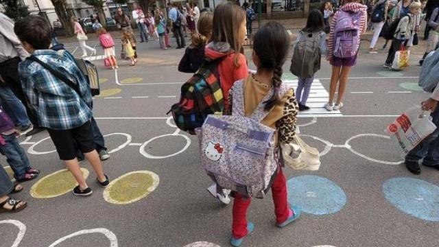 Condenada la jefa de admisión de un colegio al negar plaza a un niño por ser hijo de una pareja gay