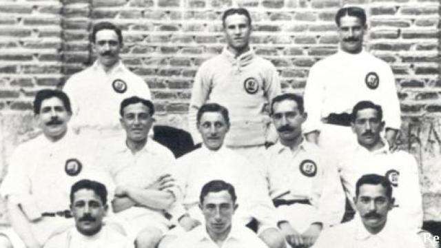 Foto de equipo del Real Madrid de principios del siglo XX.