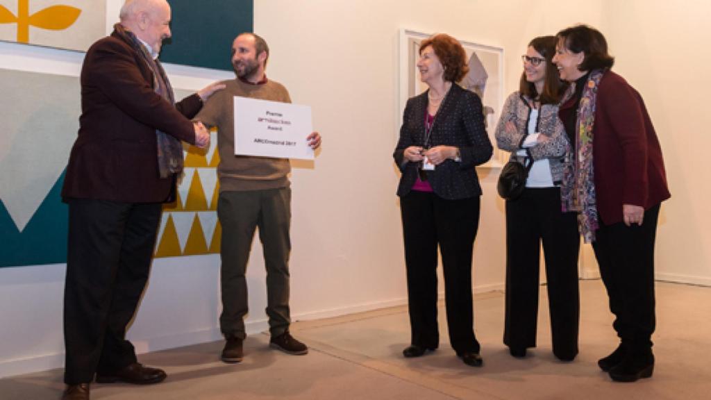 Image: Antonio Ballester Moreno, Julia Spínola e Iván Argote, entre los premiados de ARCO 2017