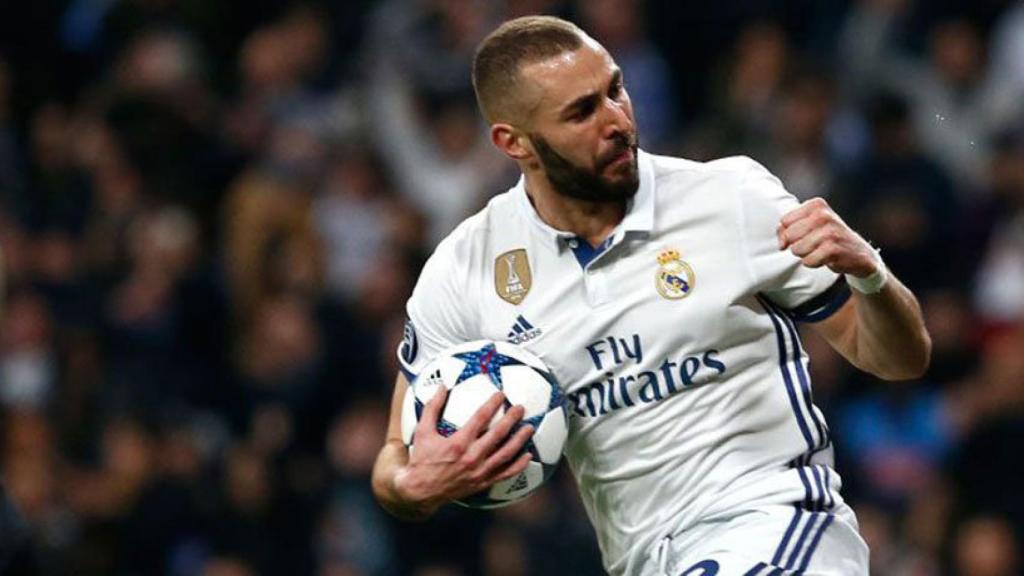 Karim Benzema celebrando un gol en Champions League