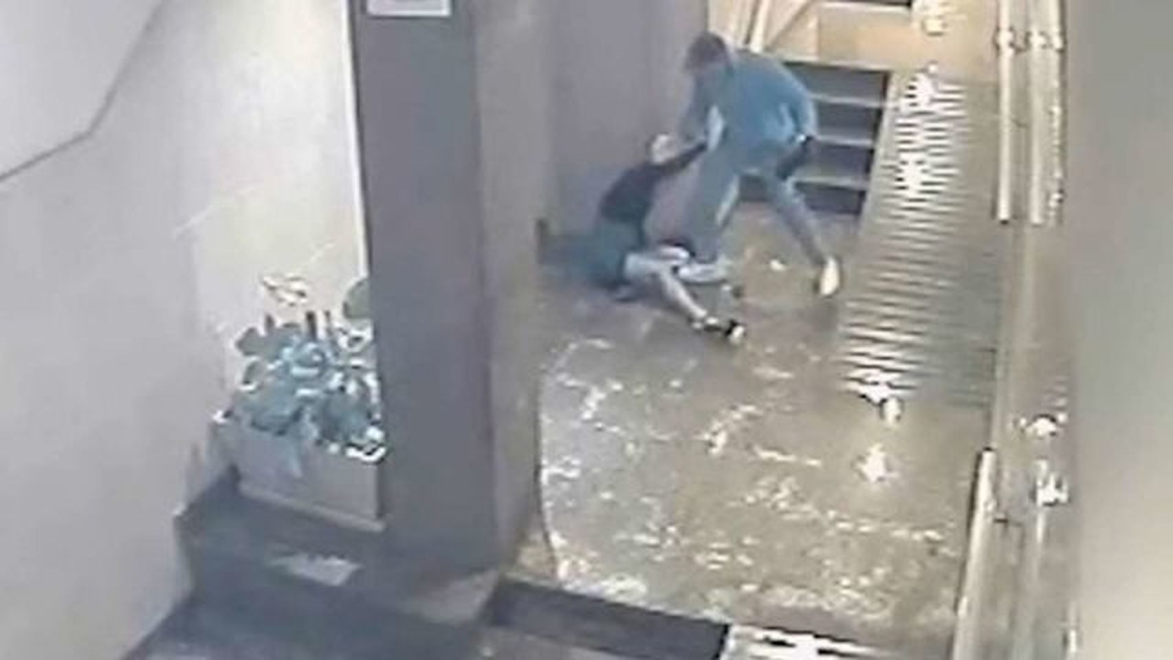 Reducen de 2 años a 9 meses la pena al joven grabado dando paliza a su novia