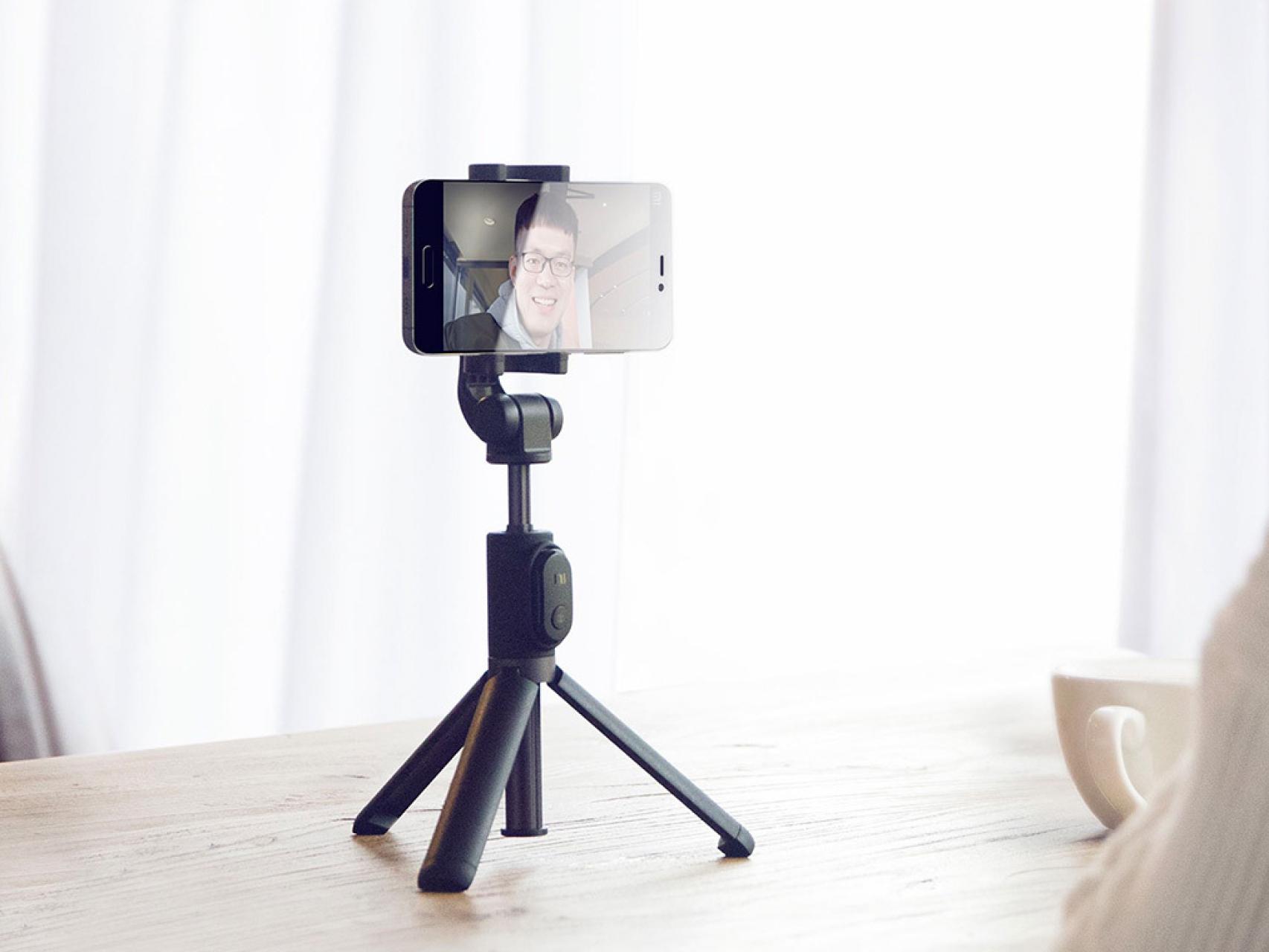 Xiaomi lanza un palo selfie con zoom y una lavadora-secadora inteligente