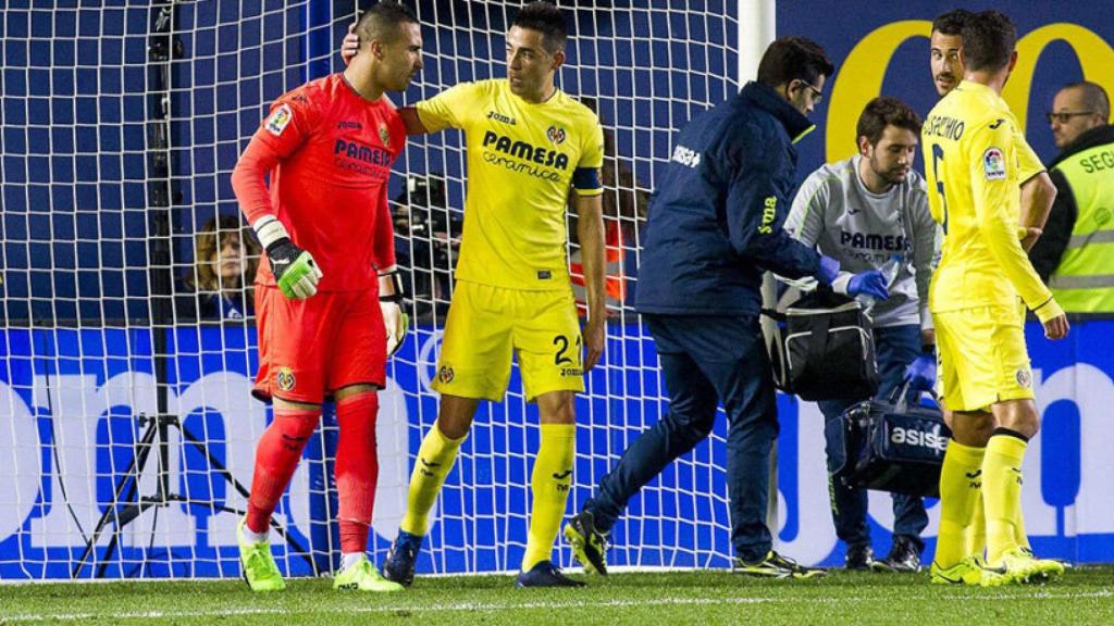 Asenjo se rompe el cruzado de su rodilla izquierda ante el Real Madrid