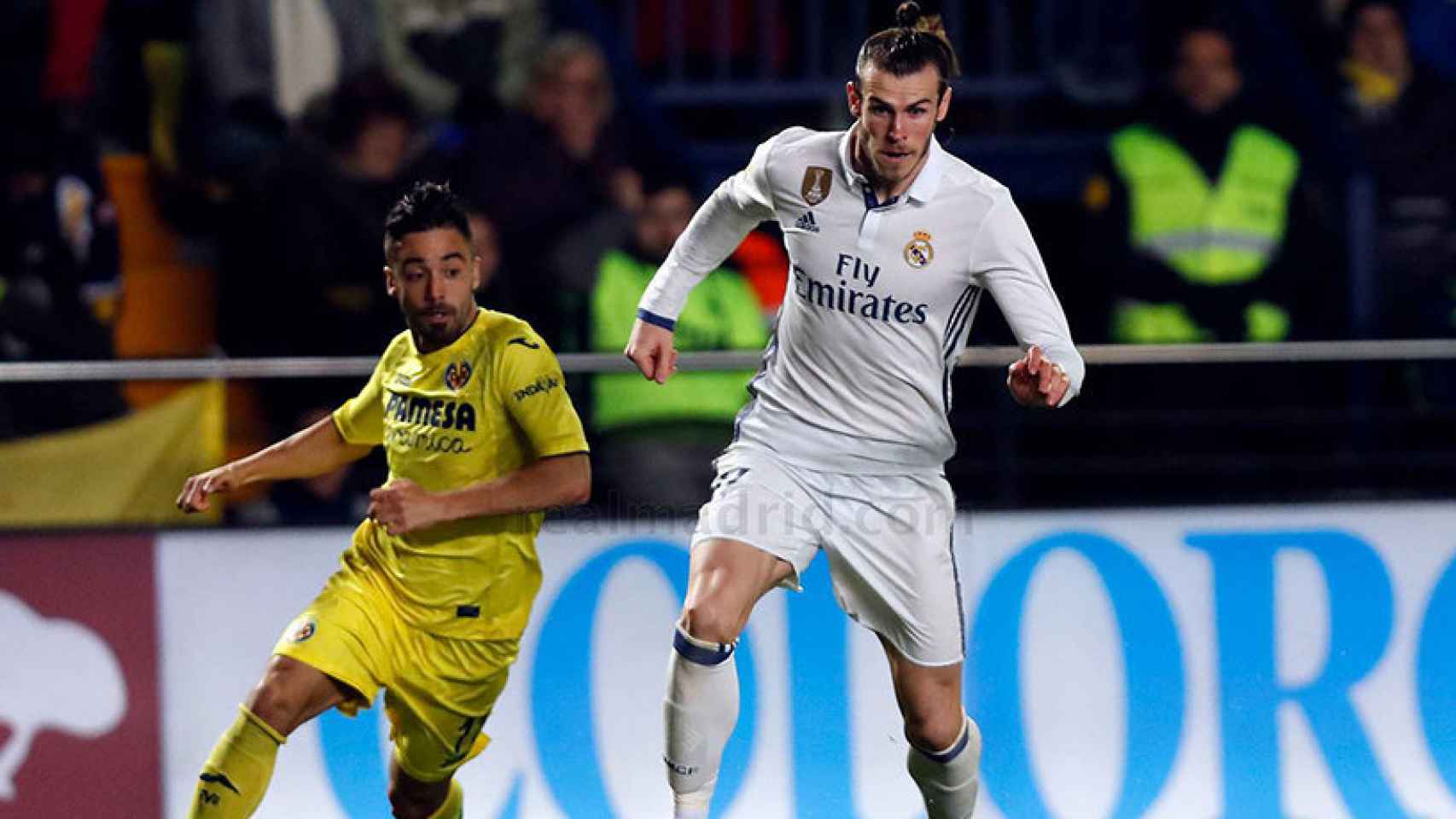 Gareth Bale defendiendo un balón