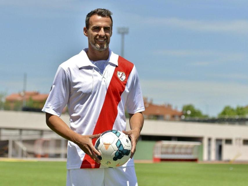 Antonio Amaya el día de su regreso al Rayo Vallecano en 2014.