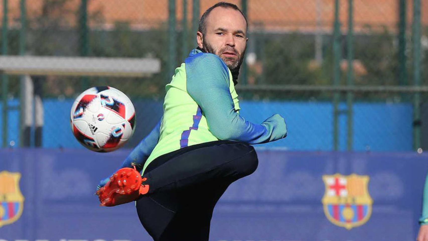 Iniesta en un entrenamiento. Foto: fcbarcelona.es