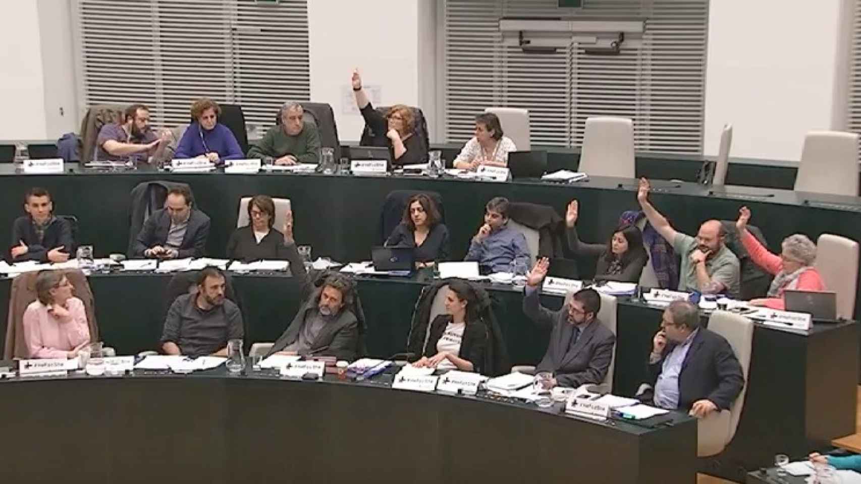 Los 6 concejales de Carmena que han votado en contra de la liberación de López.