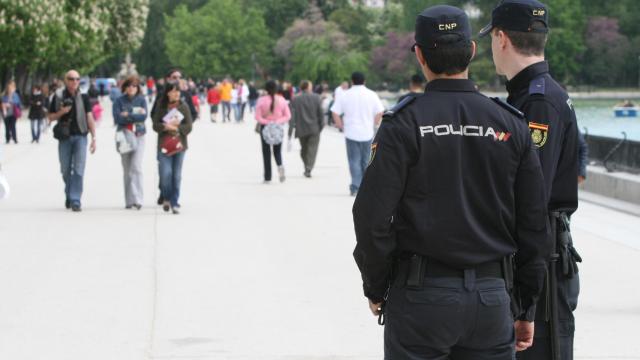 Cinco años de cárcel a un hombre que intentó degollar a un policía por una queja de tráfico