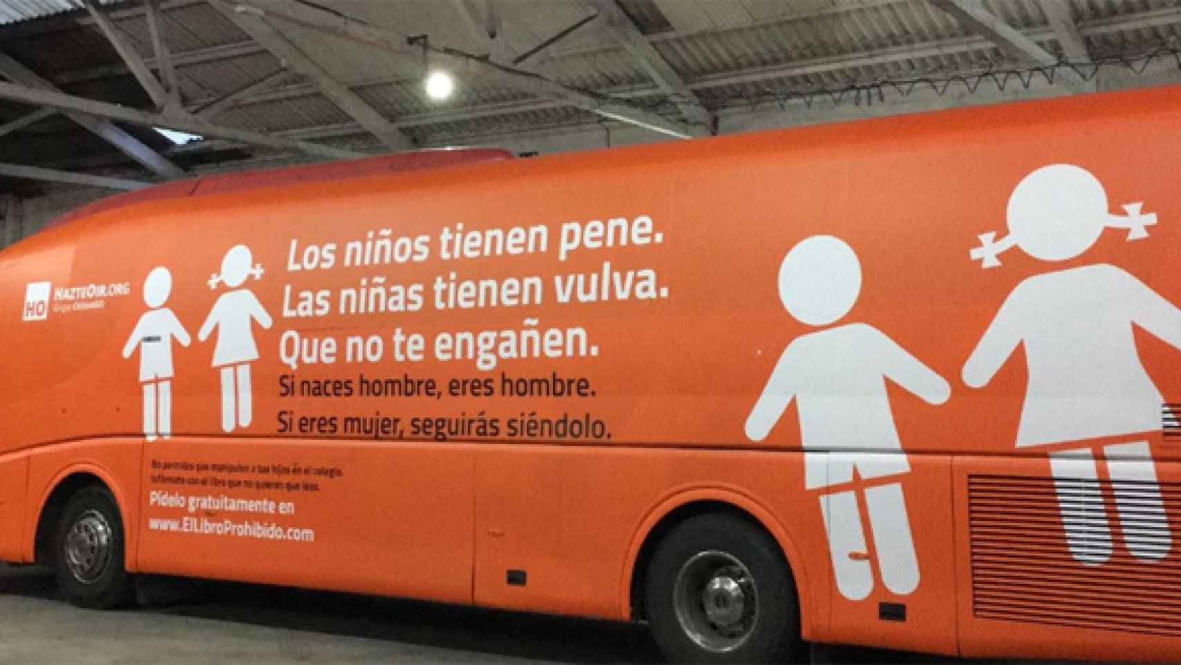 El autobús transfóbico de HazteOír que circuló por las calles de toda España.