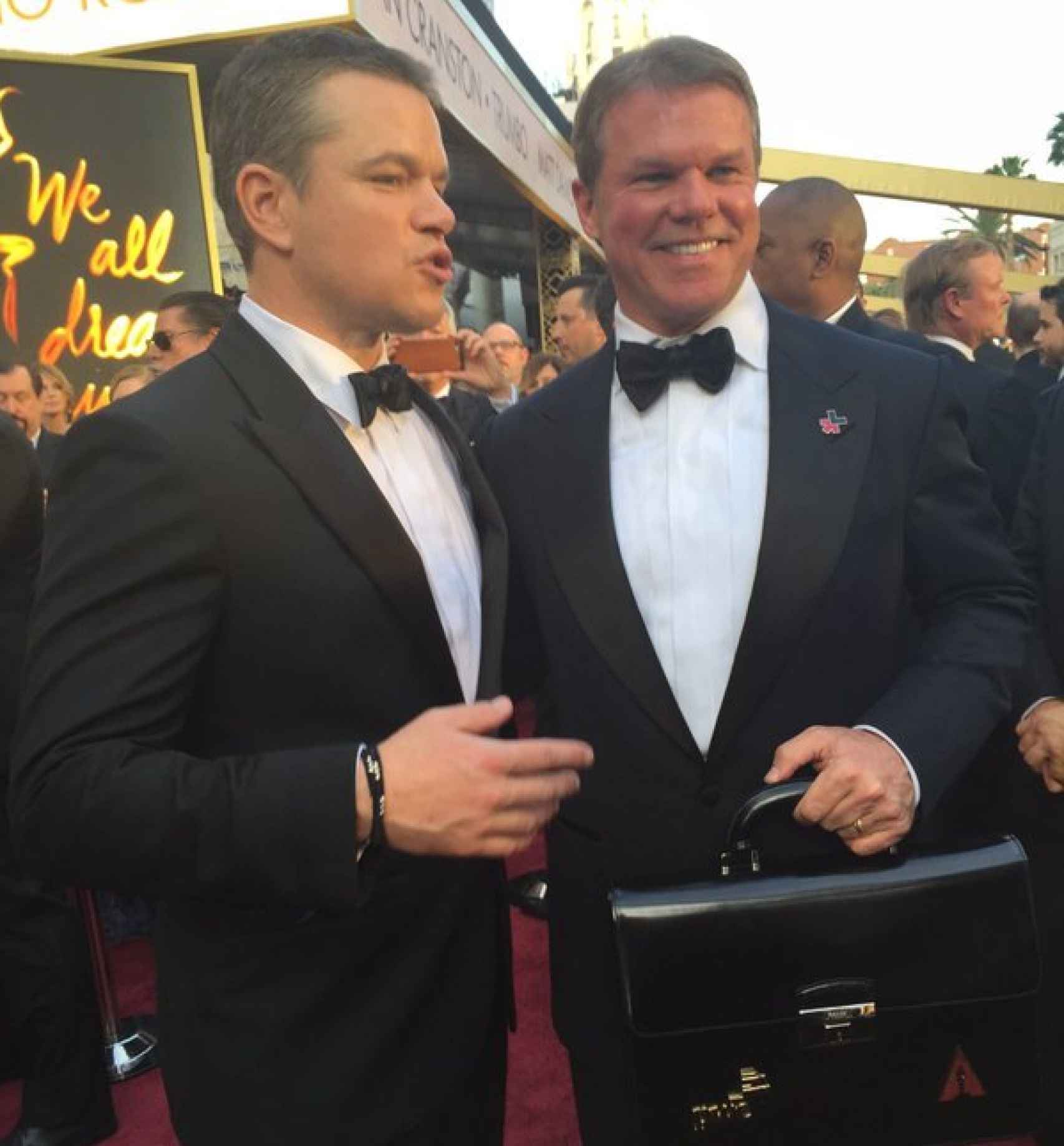 Matt Damon y Brian Cullinan en los Oscar 2016.