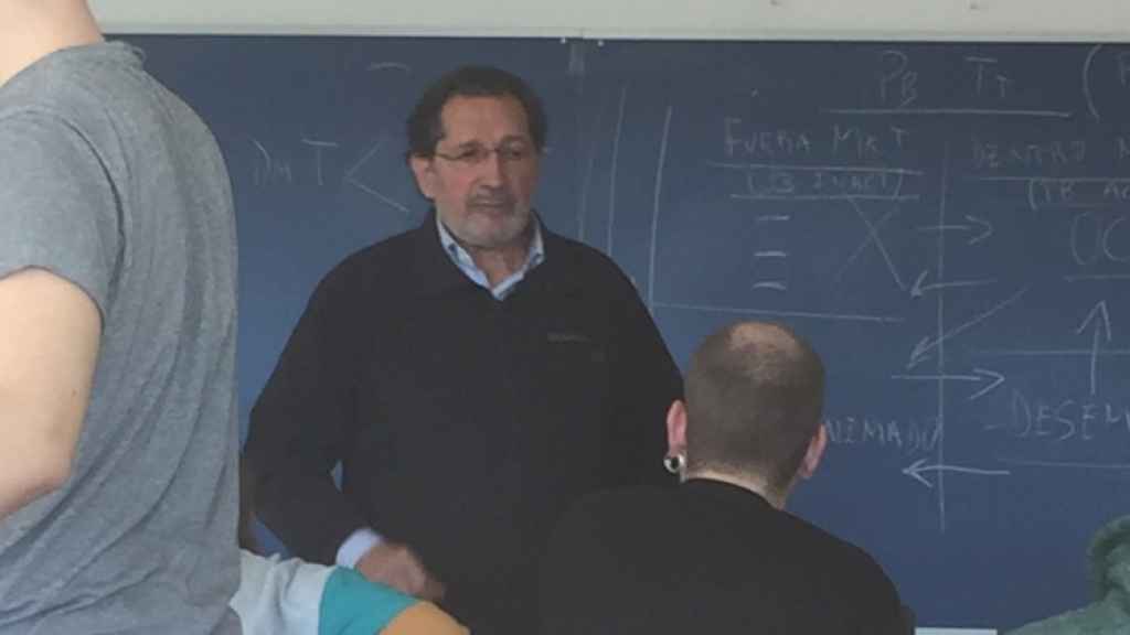 José Antonio Moral Santín, en clase.