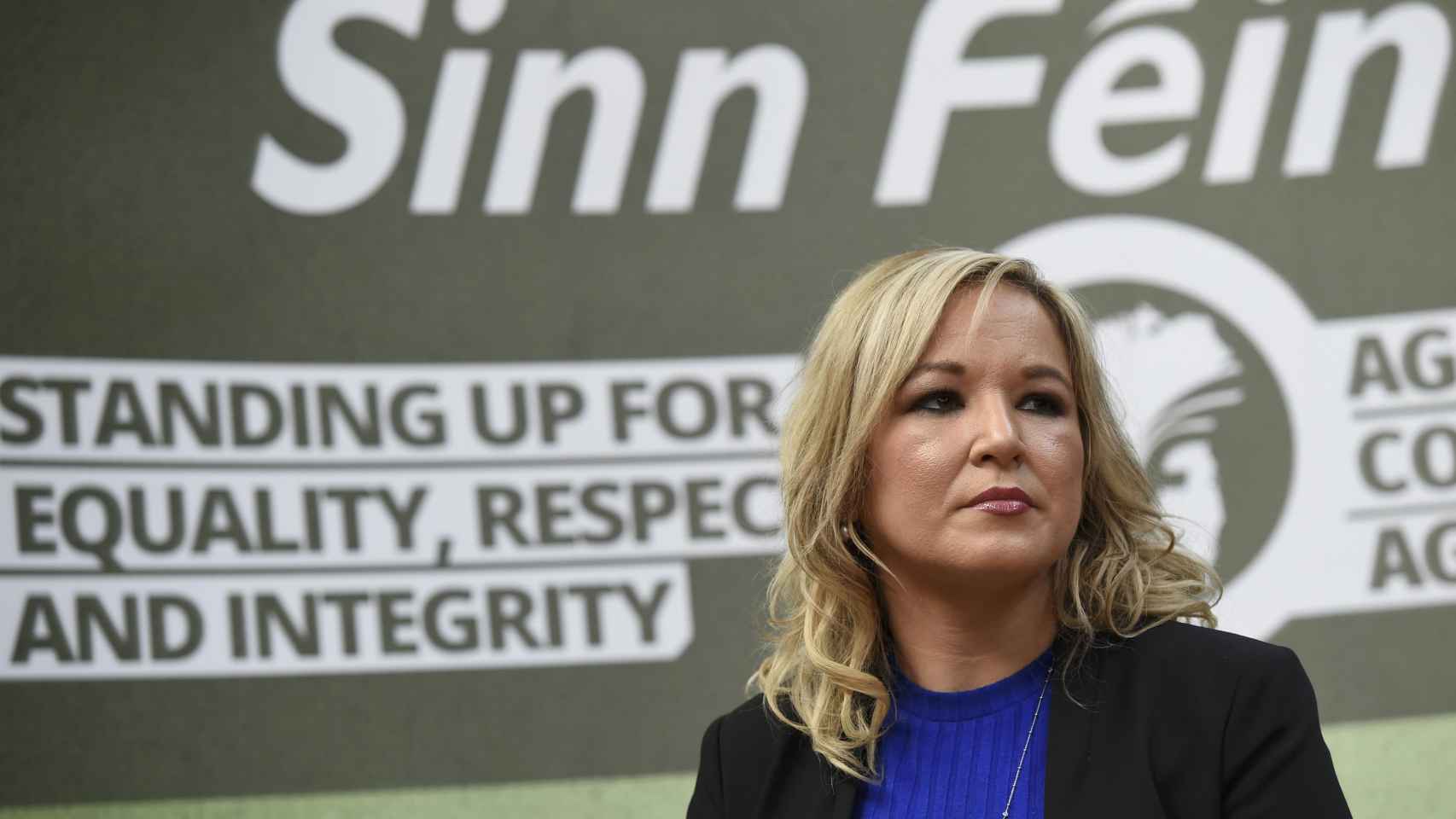 La líder del Sinn Féin, Michelle O'Neill, busca imponerse frente a los unionistas en estos comicios anticipados.