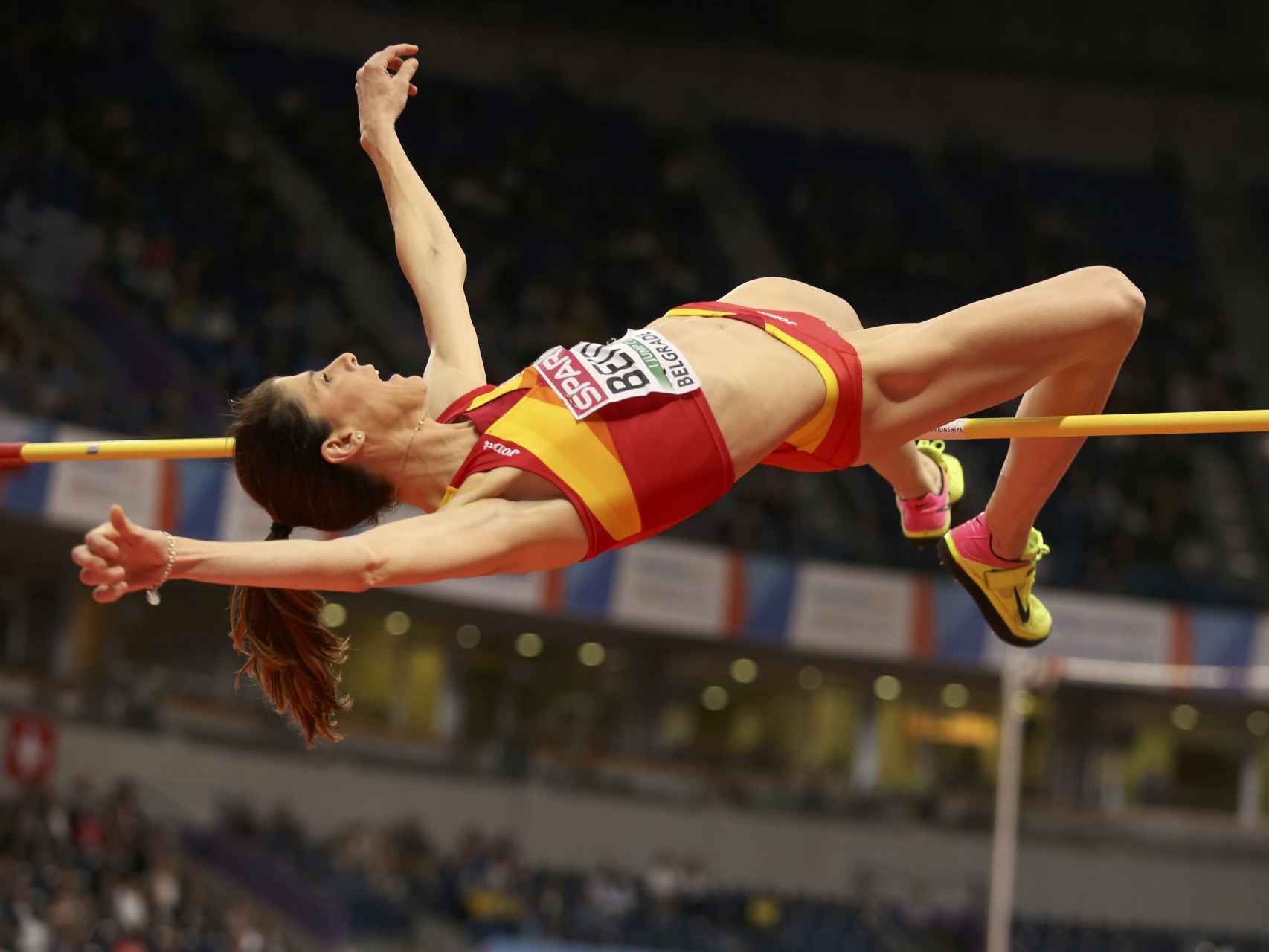 Ruth Beitia salta en el Europeo de Belgrado.