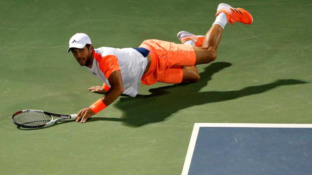 Fernando Verdasco en acción durante la final de Dubái.