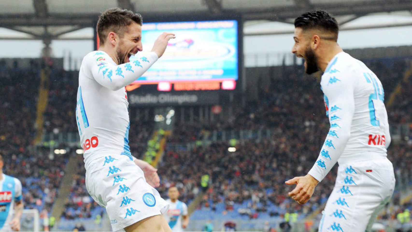 Mertens celebra su gol ante la Roma Foto Twitter sscnapoli