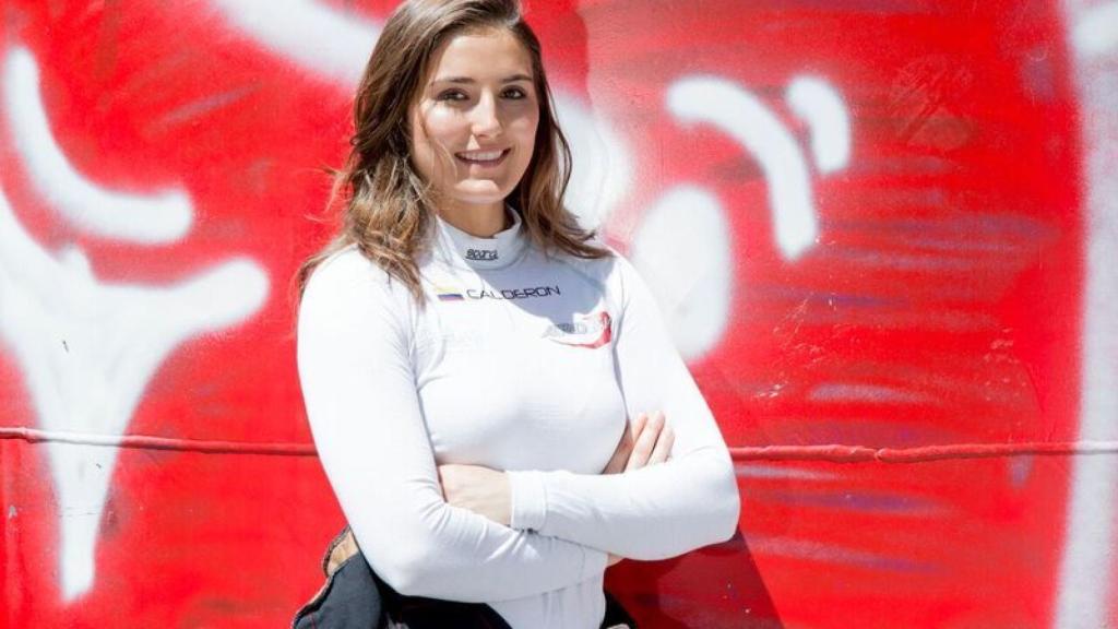 La piloto de pruebas Tatiana Calderón posa en Barcelona.