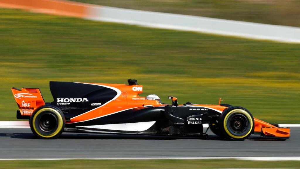 Alonso, durante los primeros test de Montmeló.