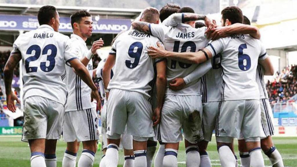 El Real Madrid celebra un gol