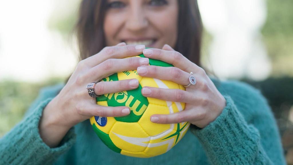 Ahora Pinedo ha creado una marca de ropa y joyas con la también deportista Beatriz Fernández.