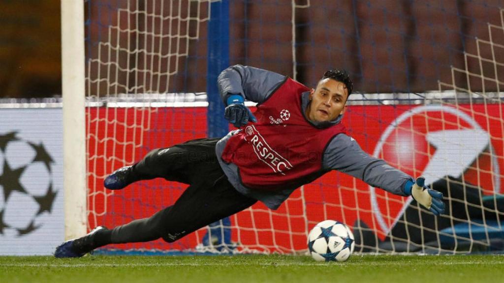 Keylor Navas mostrando su destreza bajo los palos