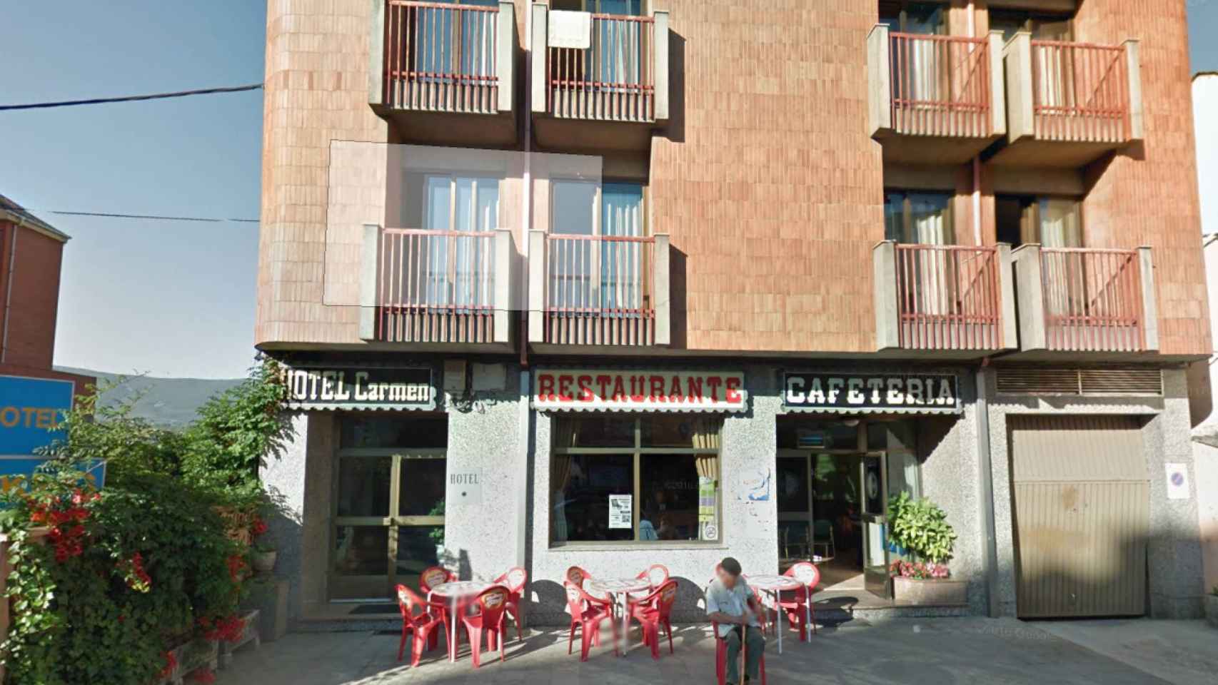 El exterior del 'Hotel El Carmen', uno de los locales en los que se perpetró uno de los 'simpas'.