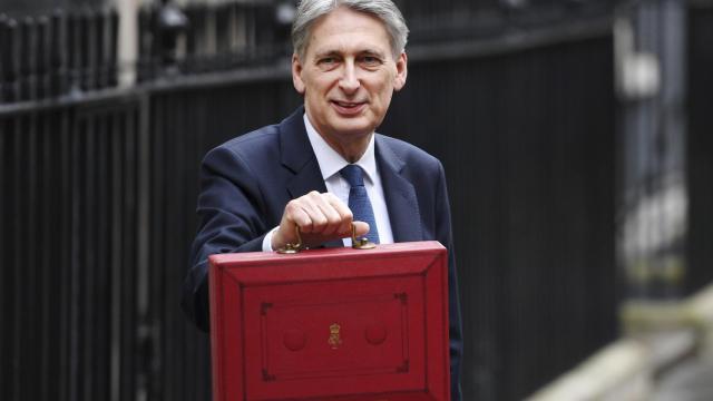 Hammond ha presentado su primer Presupuesto del brexit en el Parlamento