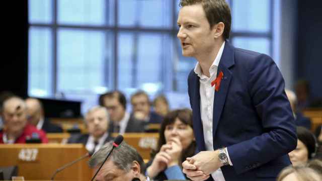 El eurodiputado Seb Dance, durante una intervención en el Parlamento Europeo