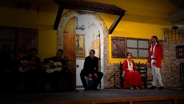 El equipo de guitarra, cajón, zapateao y baile de La Singla, que abrirá en Barcelona la próxima semana.