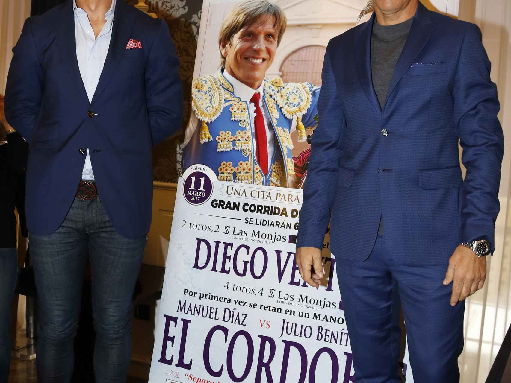 Julio Benítez (izda) y Manuel Díaz El Cordobés (dcha), durante la presentación.