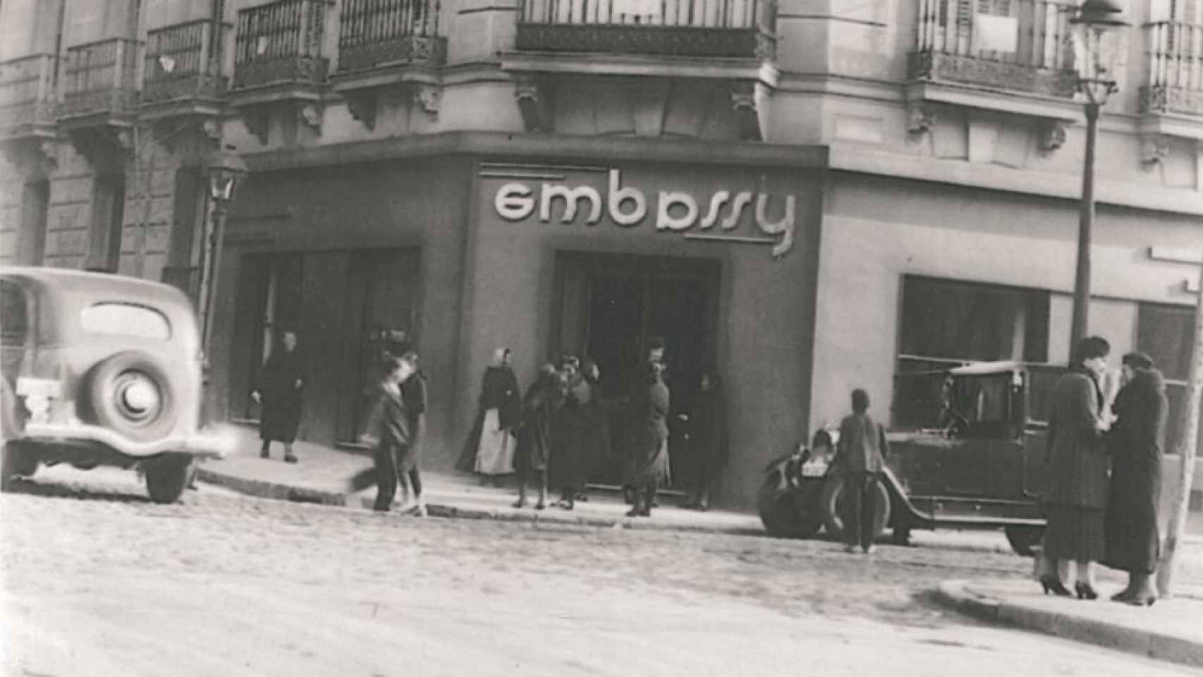 Adiós a Embassy, el mítico salón de té de Madrid