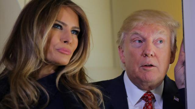 Melania Trum, junto a su marido.